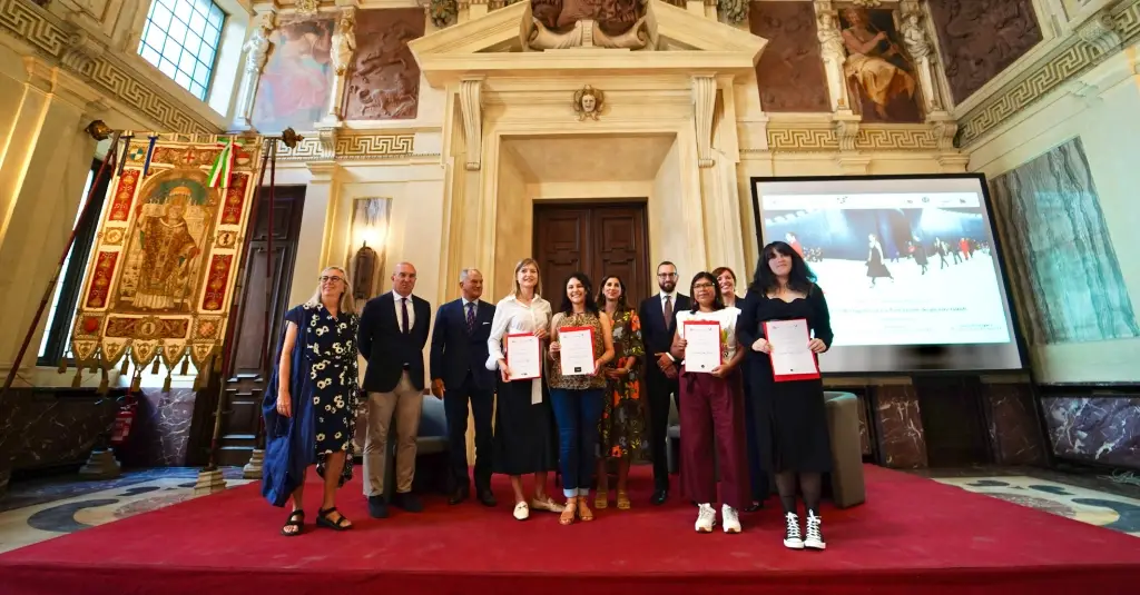 new istituto secoli fianco del comune milano ferragamo piattaforma sistema formativo moda per formazione dei giovani talenti 38937 1