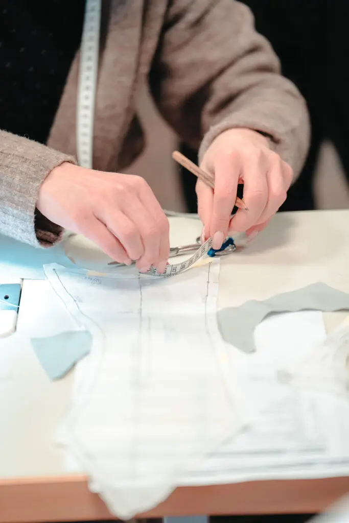 Istituto Secoli Novara 21 3 25 Lezione Versace A7400961